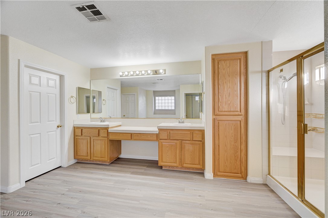 8901 Goldstone Avenue Las Vegas NV 89143