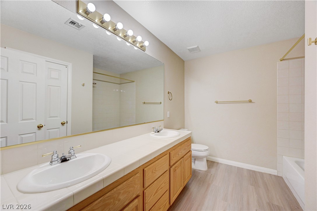 8901 Goldstone Avenue Las Vegas NV 89143