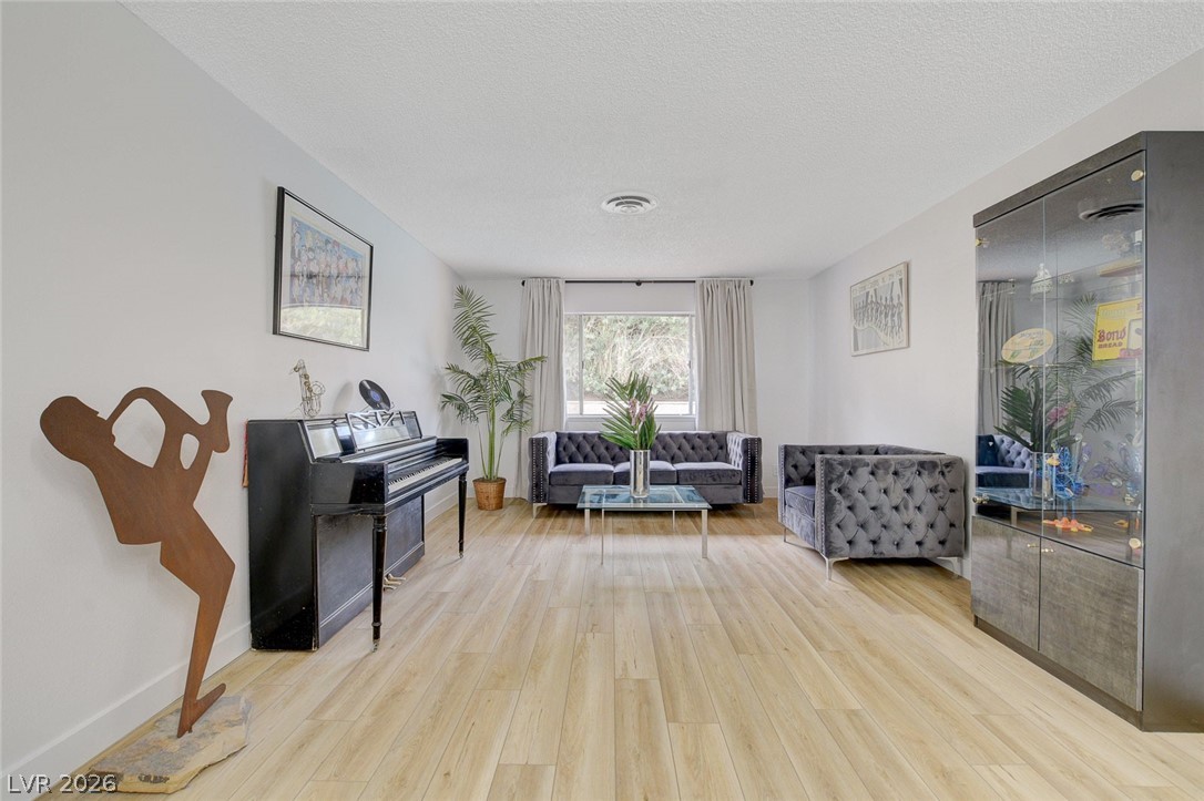 4273 Hazelcrest Drive Las Vegas NV 89121