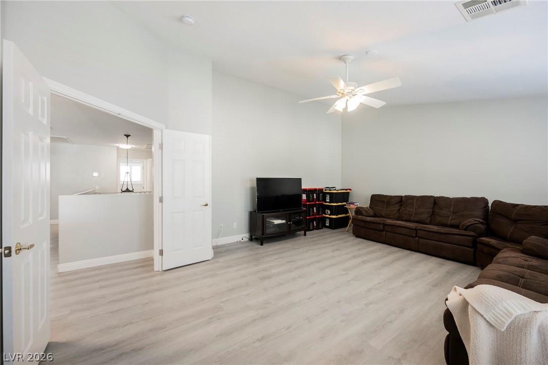 8709 Butterchurn Avenue Las Vegas NV 89143