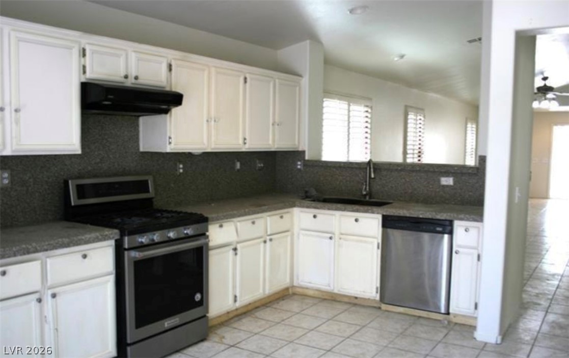 9524 Kelly Creek Avenue Las Vegas NV 89129