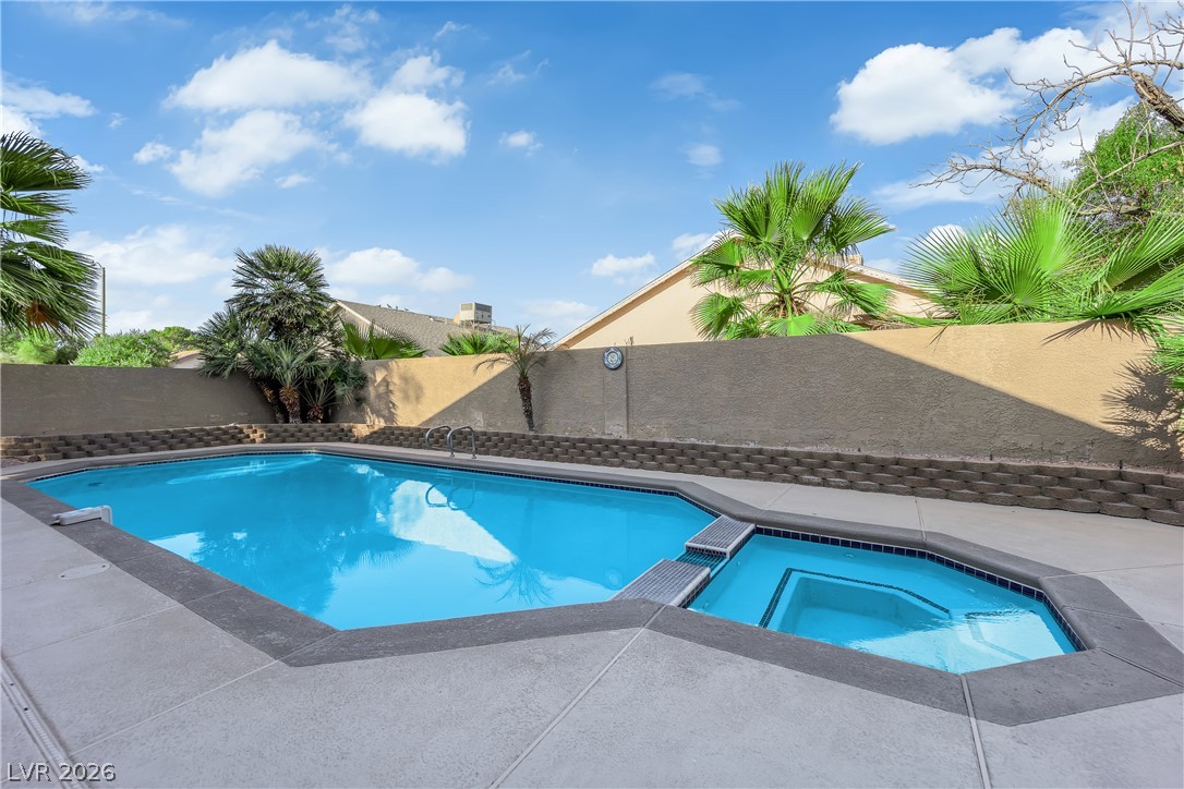2353 Moorpark Way Henderson NV 89014