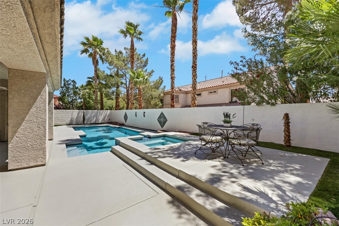 160 Tamarron Cliffs Street Las Vegas NV 89148
