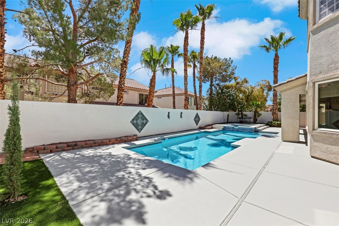 160 Tamarron Cliffs Street Las Vegas NV 89148