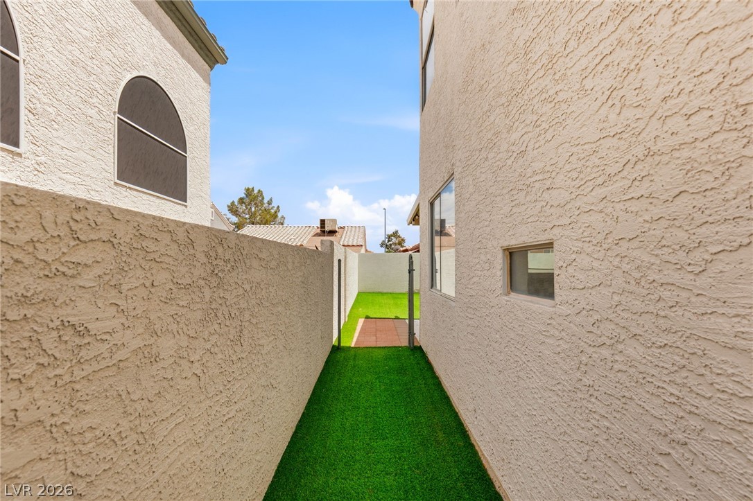 8233 Hydra Lane Las Vegas NV 89128
