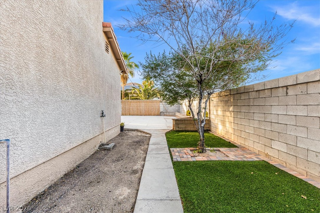 1792 East Quartz Landing Avenue Las Vegas NV 89183