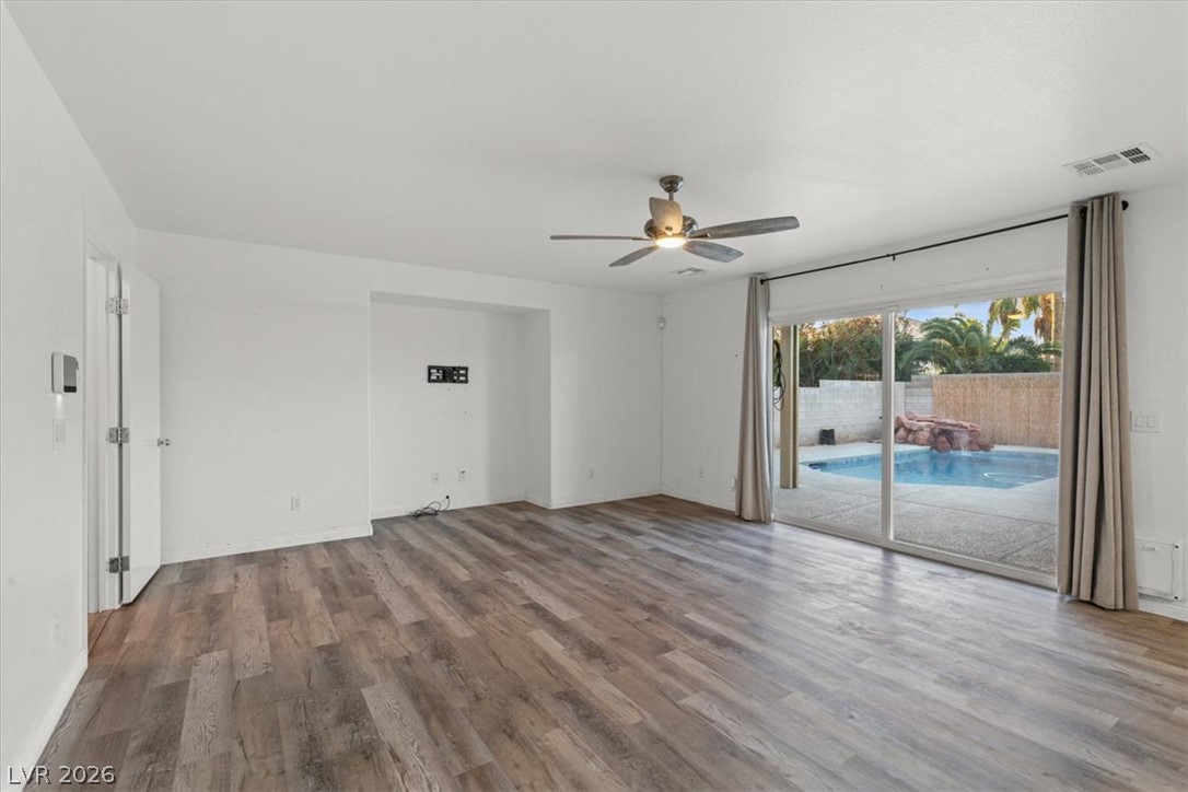 1792 East Quartz Landing Avenue Las Vegas NV 89183