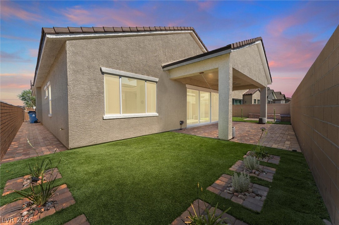 879 Klamath Springs Street Henderson NV 89011