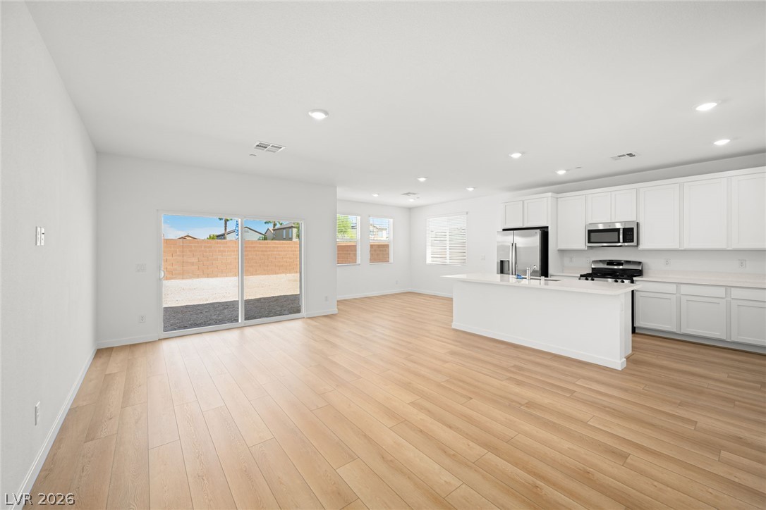8154 Gusty Brook Street Las Vegas NV 89113
