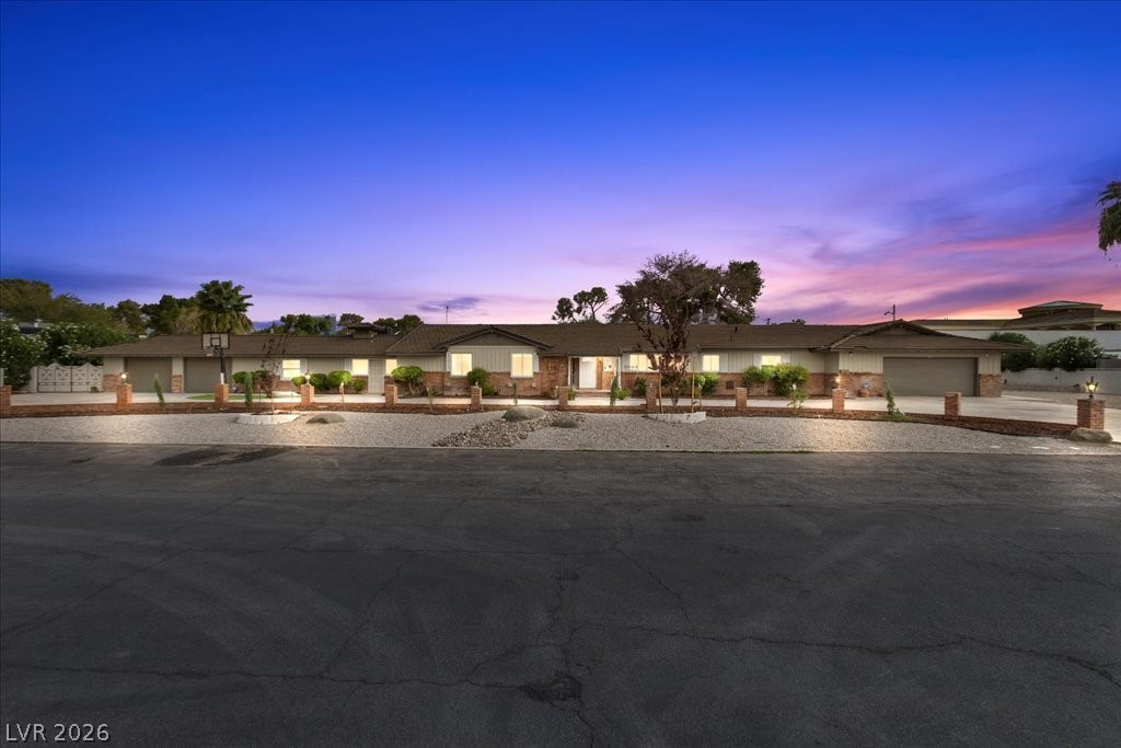 2211 Edgewood Avenue Las Vegas NV 89102