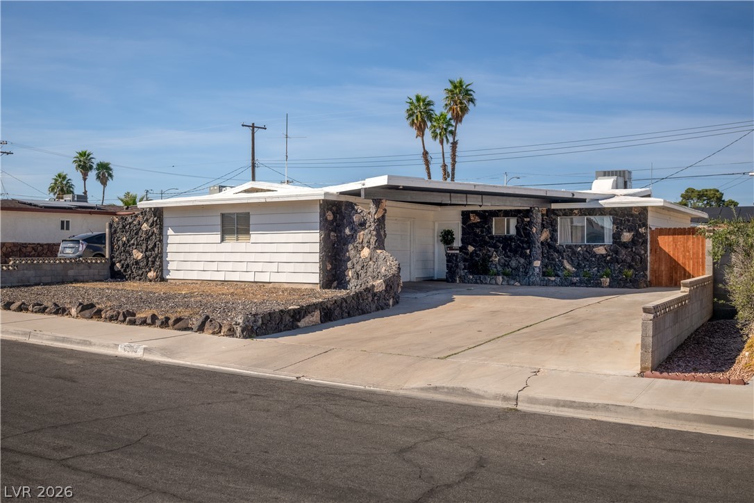 6208 Cromwell Avenue Las Vegas NV 89107