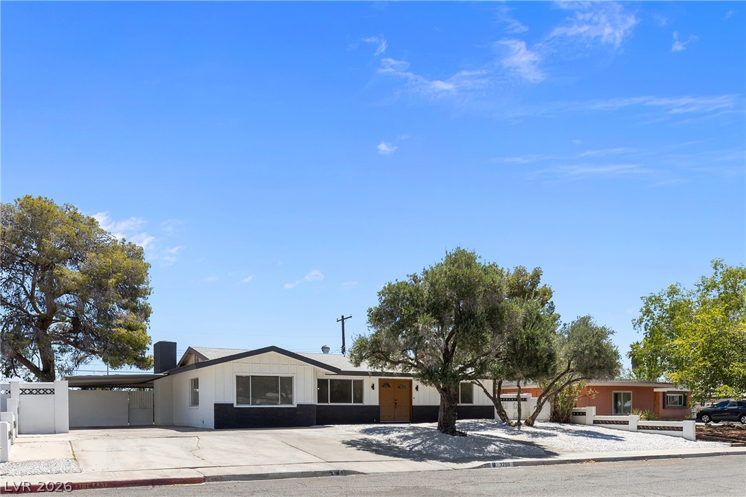 3200 Silver Saddle Street Las Vegas NV 89169