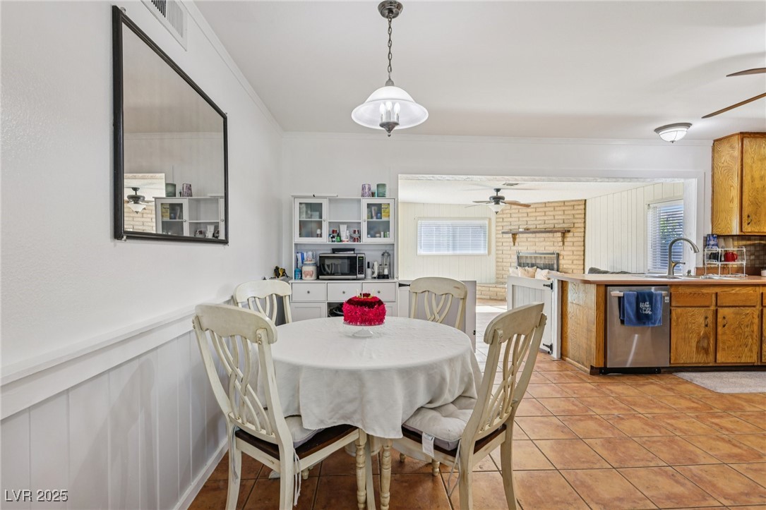 7247 Pleasant View Avenue Las Vegas NV 89147