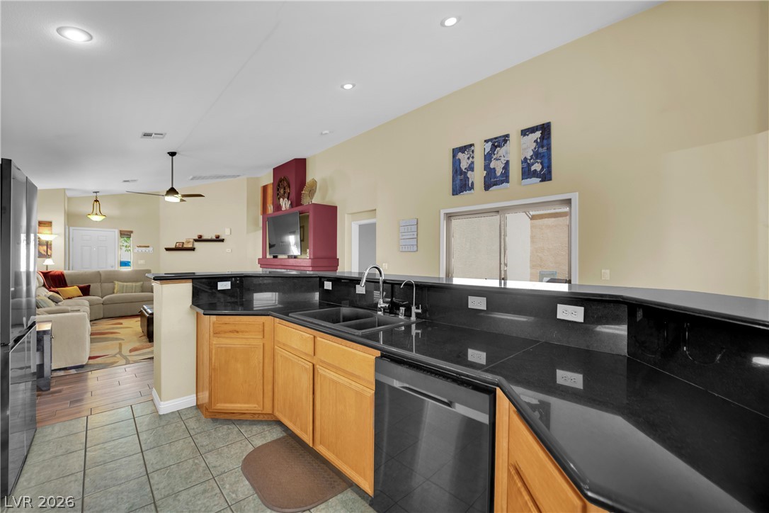 86 Harbor Coast Street Las Vegas NV 89148