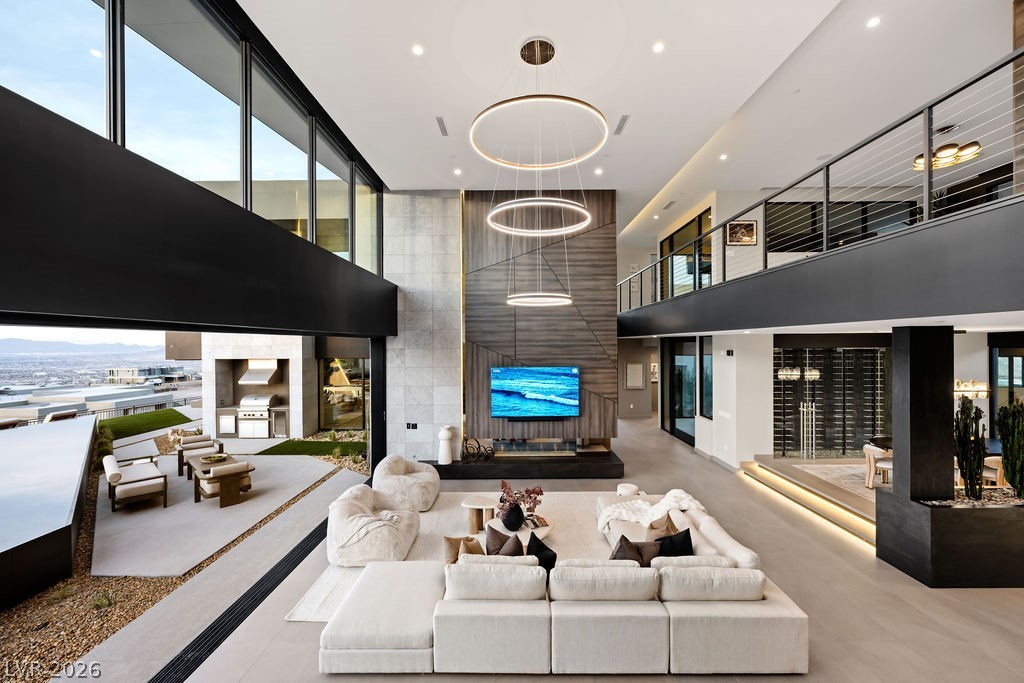 12 Chisel Crest Court Henderson NV 89012