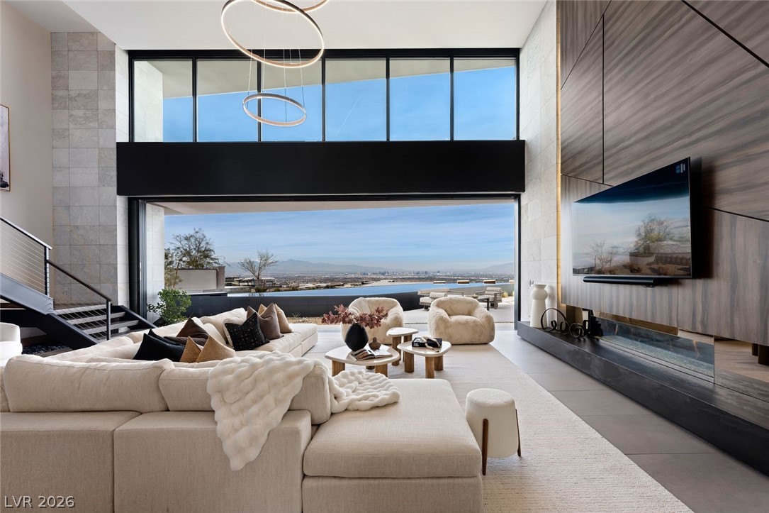 12 Chisel Crest Court Henderson NV 89012