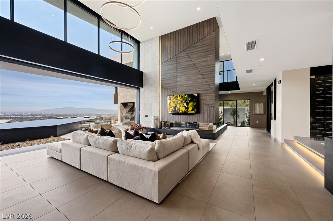 12 Chisel Crest Court Henderson NV 89012