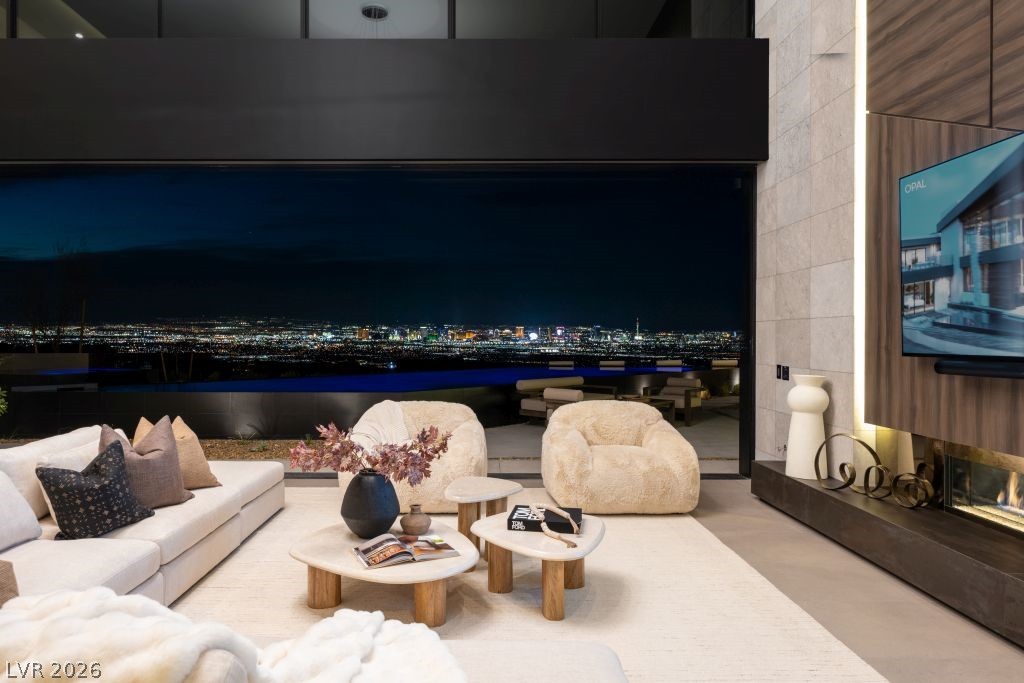 12 Chisel Crest Court Henderson NV 89012