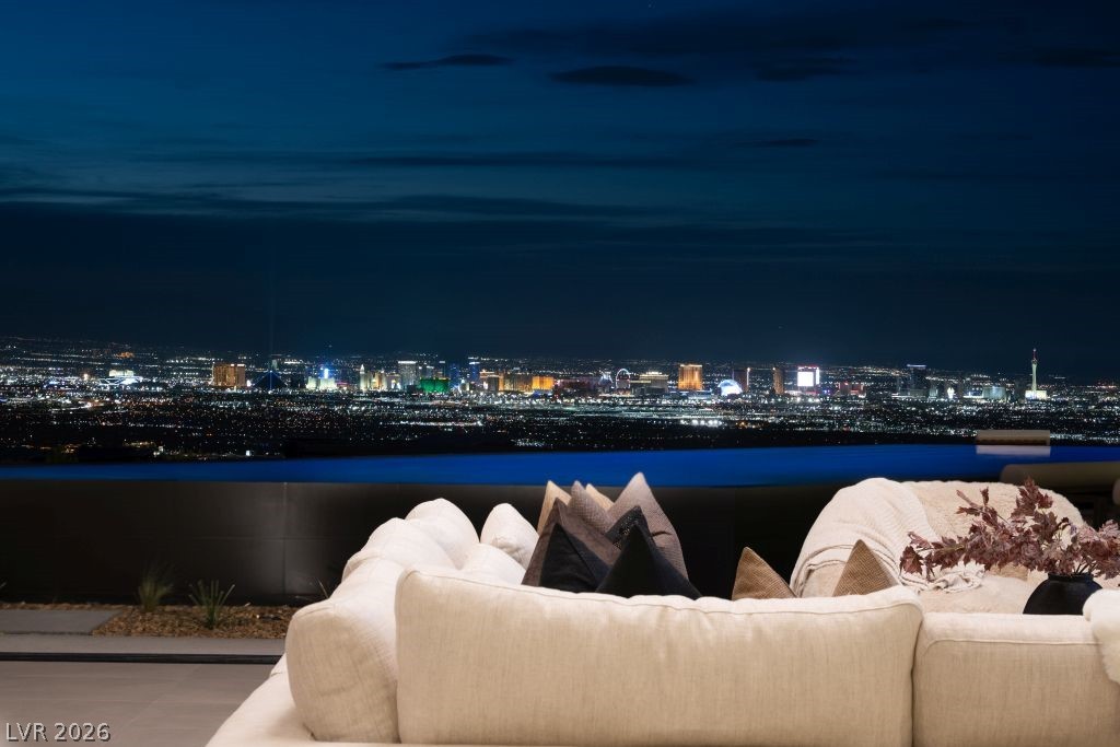 12 Chisel Crest Court Henderson NV 89012