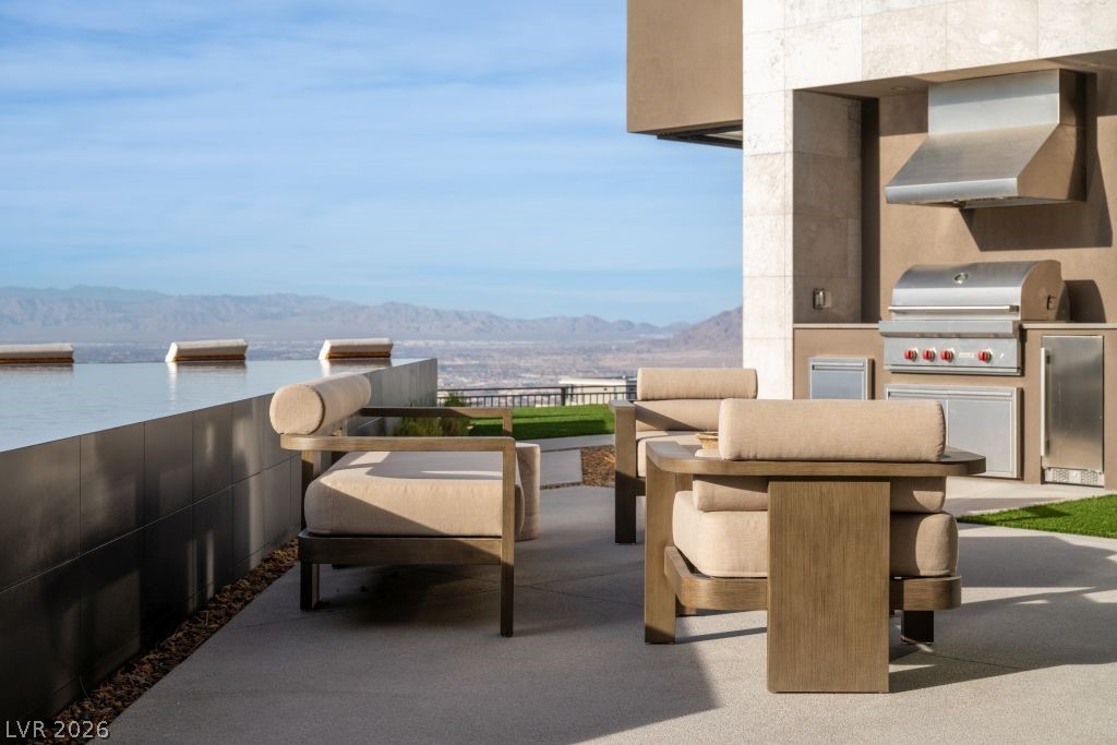 12 Chisel Crest Court Henderson NV 89012