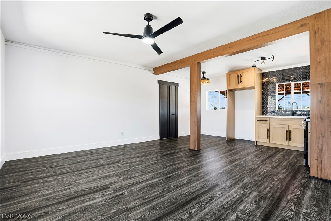 1809 Oakwood Avenue North Las Vegas NV 89030