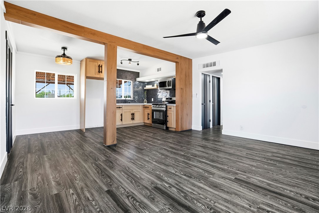 1809 Oakwood Avenue North Las Vegas NV 89030