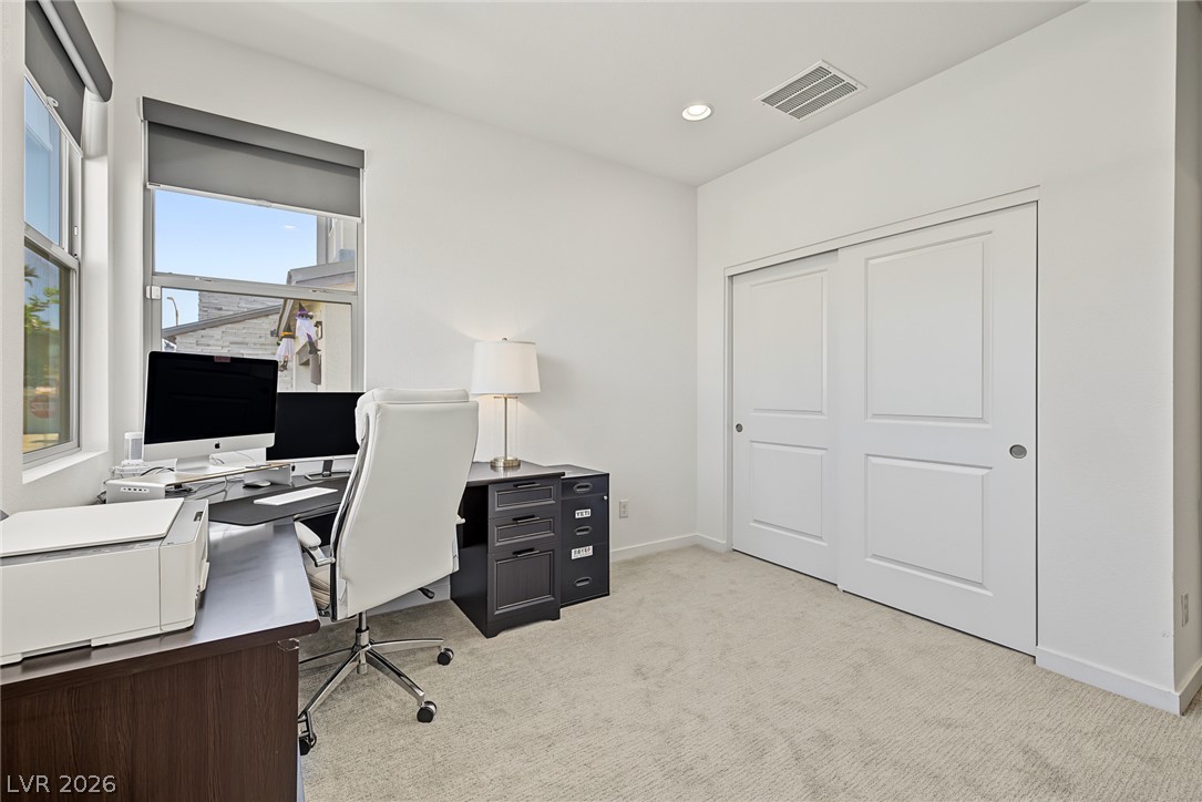 10261 Midnight Meteor Avenue Las Vegas NV 89166