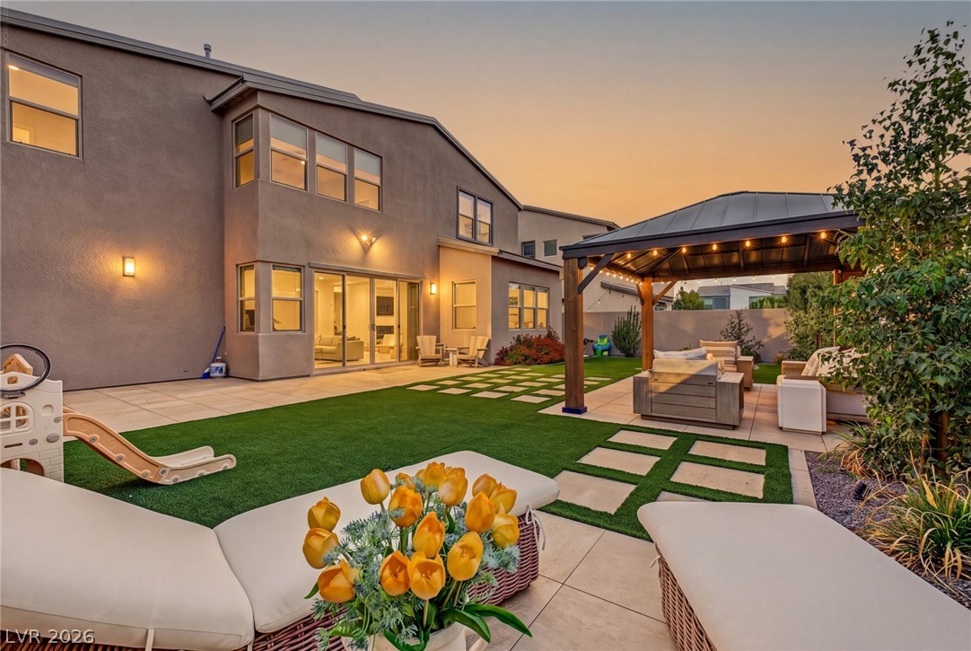 10261 Midnight Meteor Avenue Las Vegas NV 89166