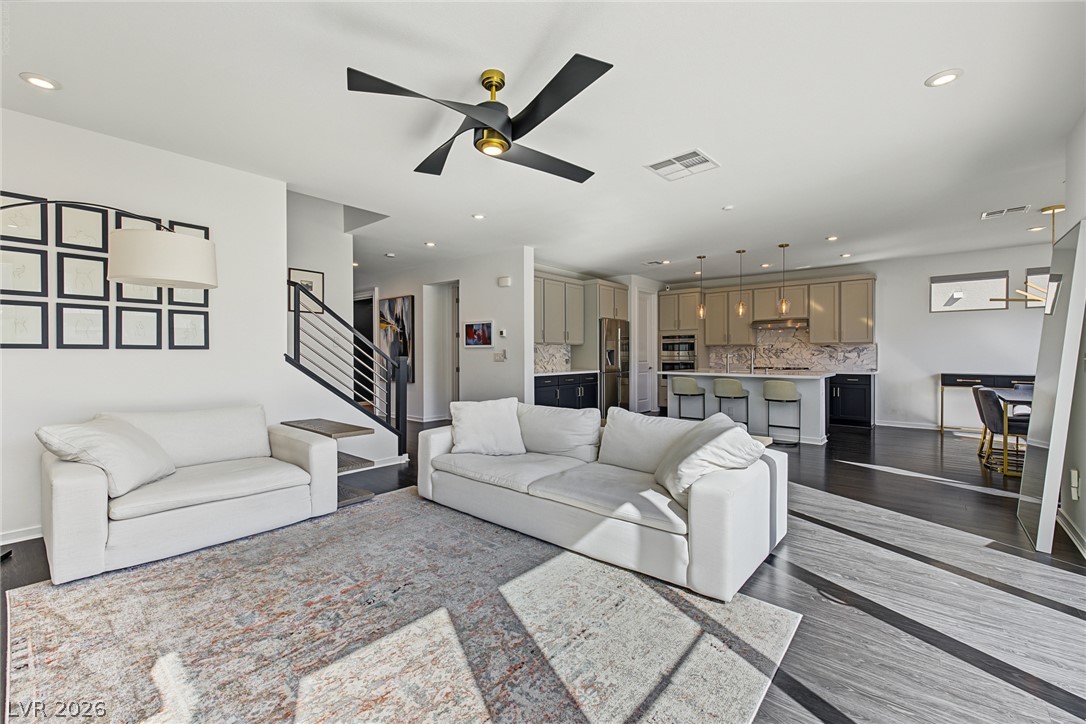10261 Midnight Meteor Avenue Las Vegas NV 89166