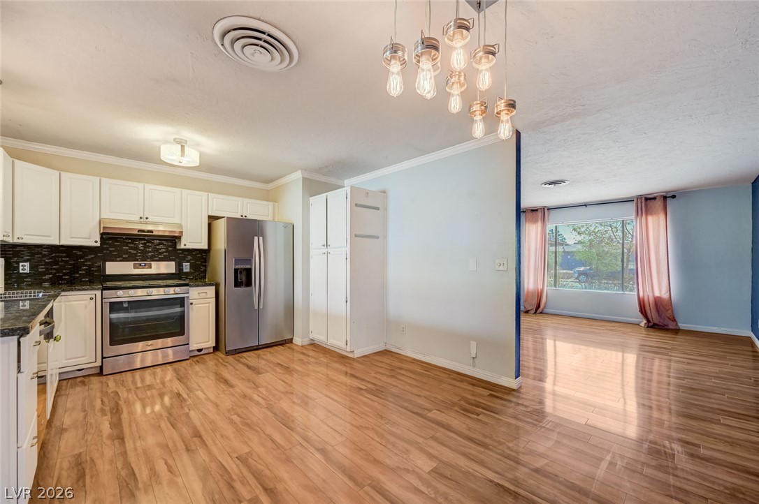 1209 Meadbrook Street Las Vegas NV 89110