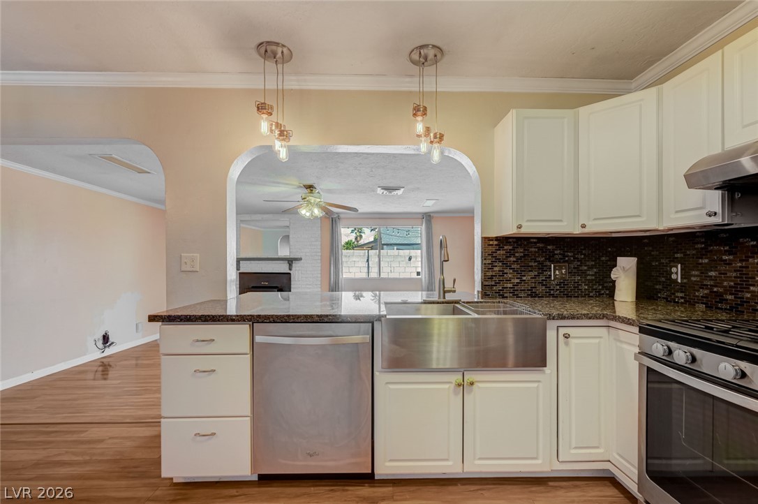 1209 Meadbrook Street Las Vegas NV 89110