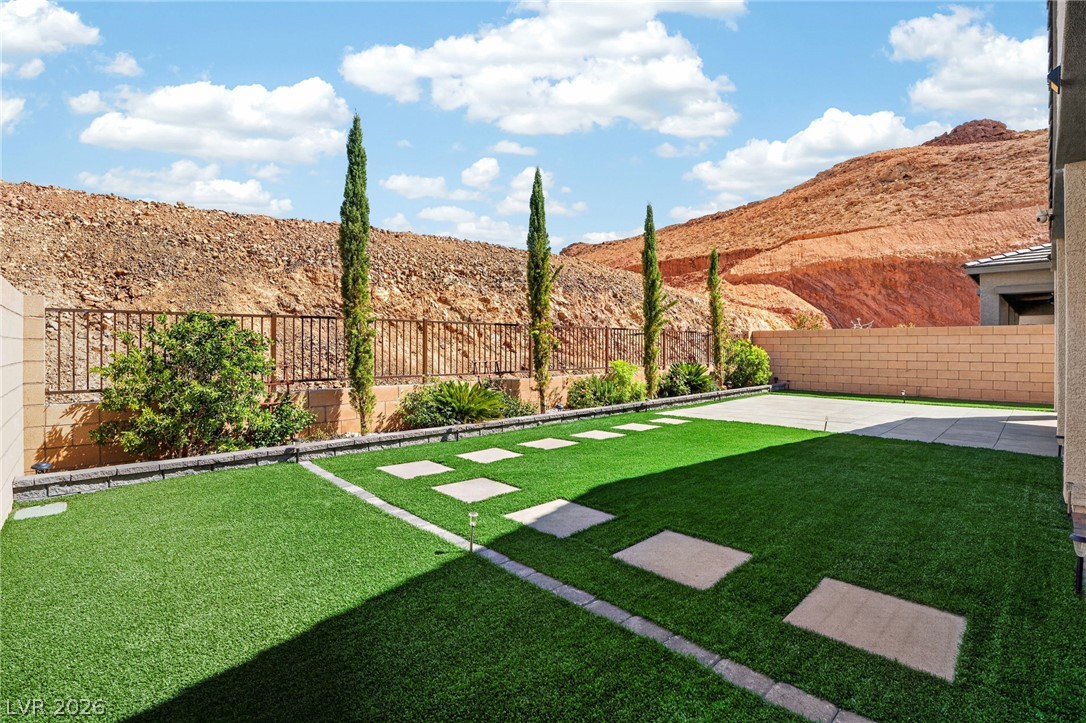 72 Navajo Bridge Lane Henderson NV 89011