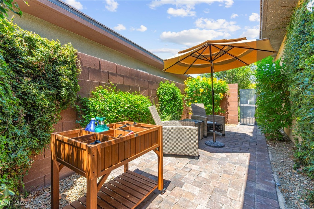 6810 Silver Crescent Street Las Vegas NV 89148