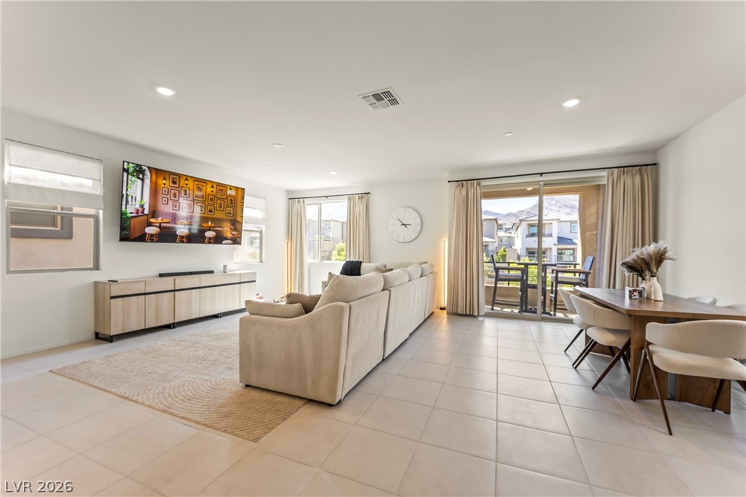 1537 Little Penguin Street Las Vegas NV 89138