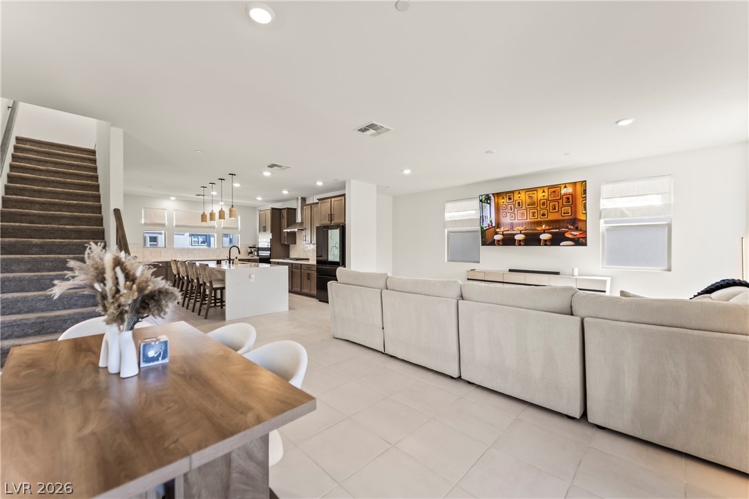 1537 Little Penguin Street Las Vegas NV 89138
