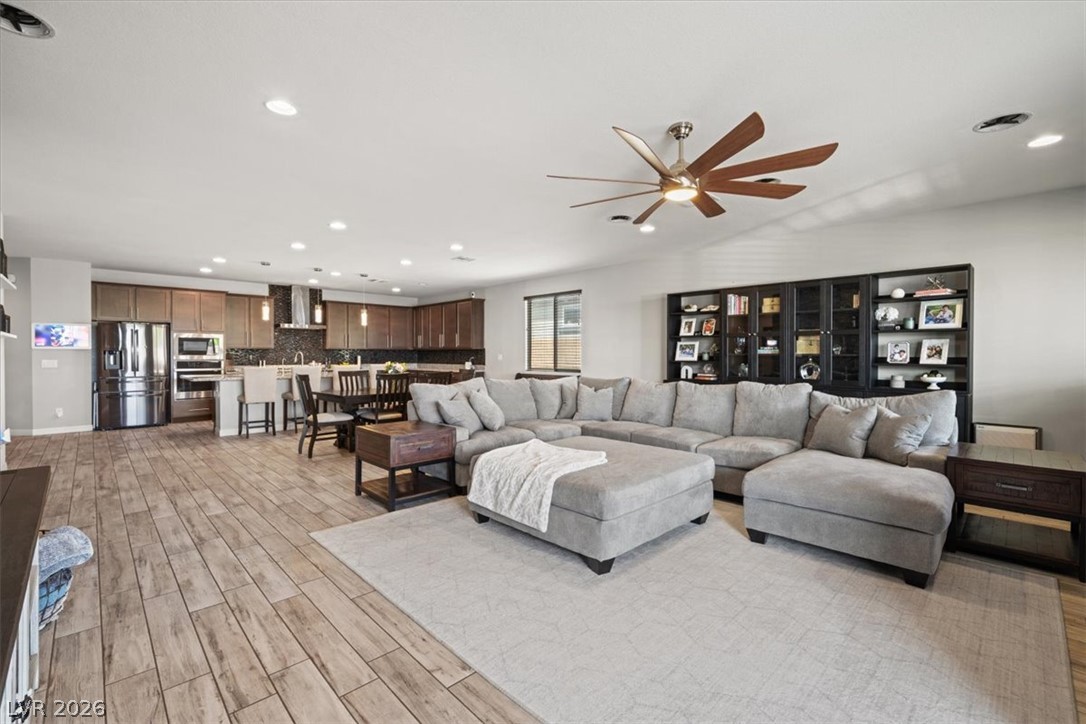 6320 Regina Ridge Street Las Vegas NV 89149