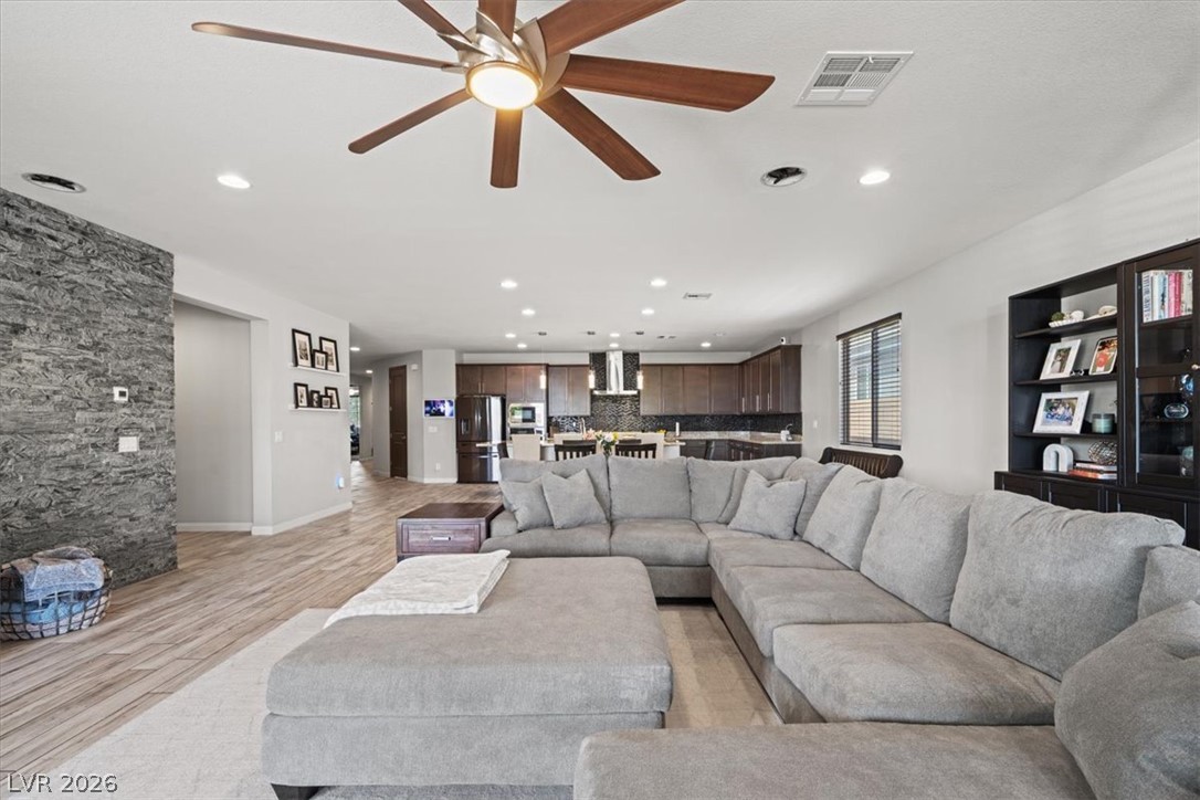 6320 Regina Ridge Street Las Vegas NV 89149