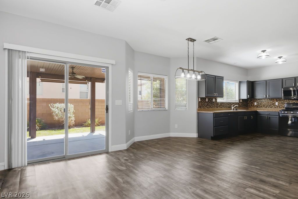 6718 Carol Steam Street Las Vegas NV 89149