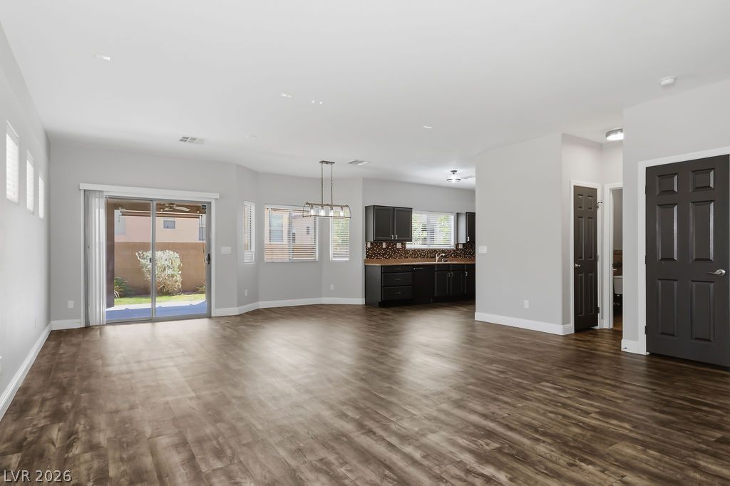 6718 Carol Steam Street Las Vegas NV 89149