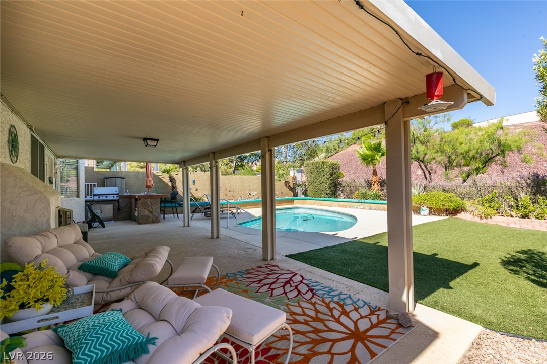 2072 Smoketree Village Circle Henderson NV 89012