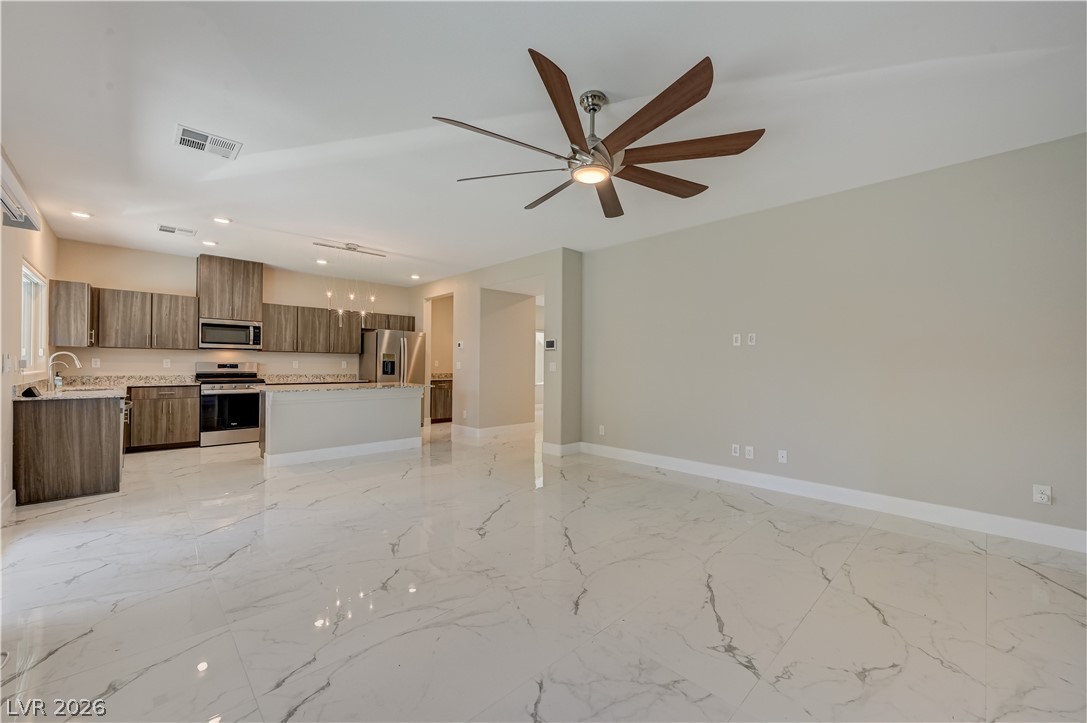 7563 Dragonfruit Avenue Las Vegas NV 89113