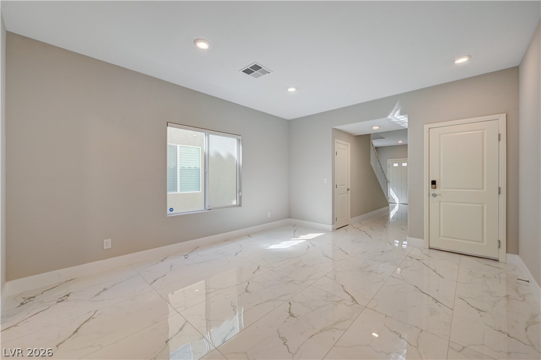 7563 Dragonfruit Avenue Las Vegas NV 89113