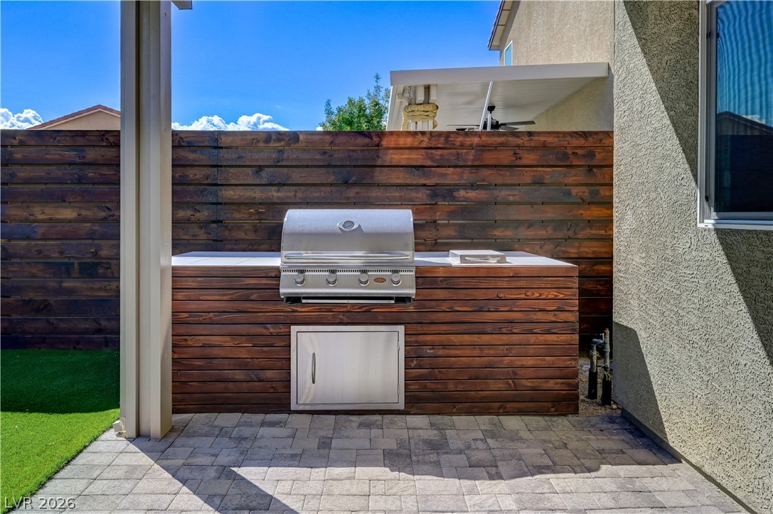7563 Dragonfruit Avenue Las Vegas NV 89113