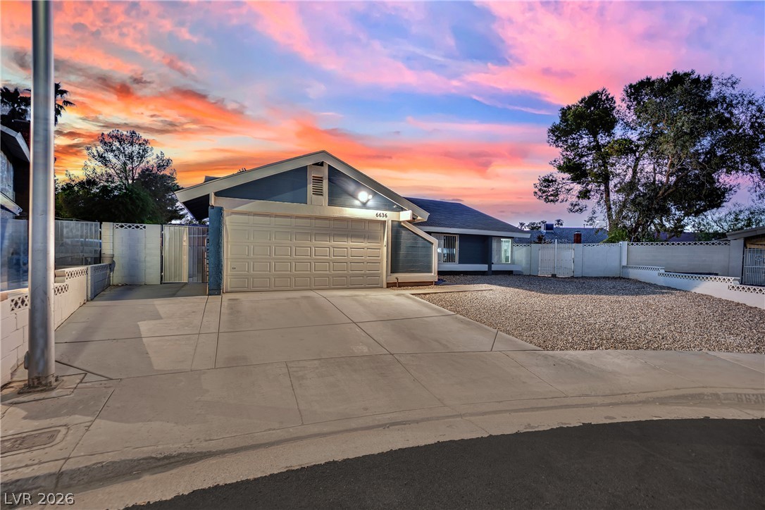 6636 Treadway Lane Las Vegas NV 89103