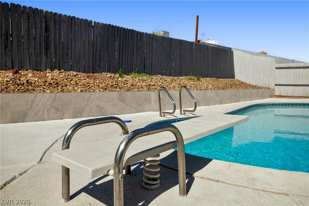 324 Lakehurst Road Las Vegas NV 89145
