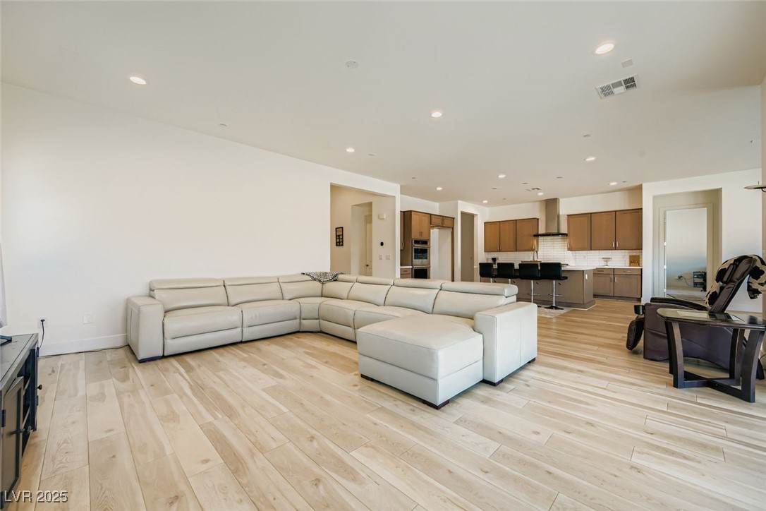 5714 Kings Bluff Avenue Las Vegas NV 89131