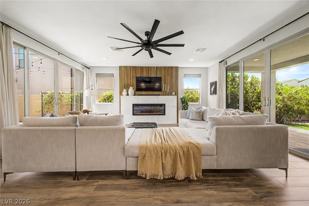 10267 Midnight Meteor Avenue Las Vegas NV 89166