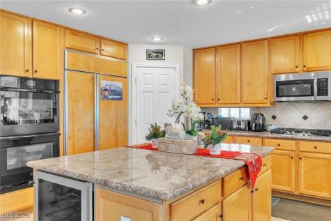 6681 Blue Sapphire Avenue Las Vegas NV 89110