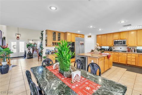 6681 Blue Sapphire Avenue Las Vegas NV 89110