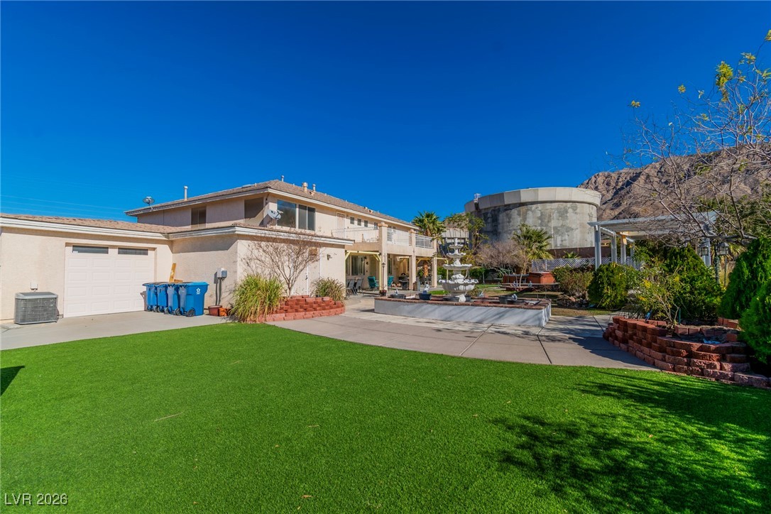 6681 Blue Sapphire Avenue Las Vegas NV 89110